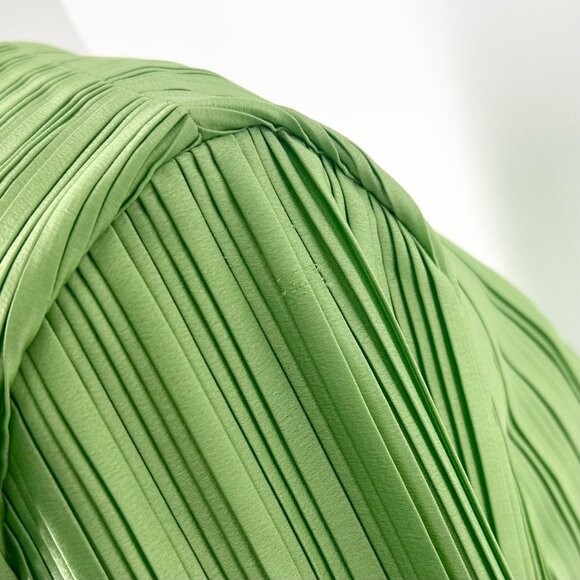 Aiifos Philipa Pleated Long Sleeve Cut Out Gown in Jade Green - Picture 13 of 13